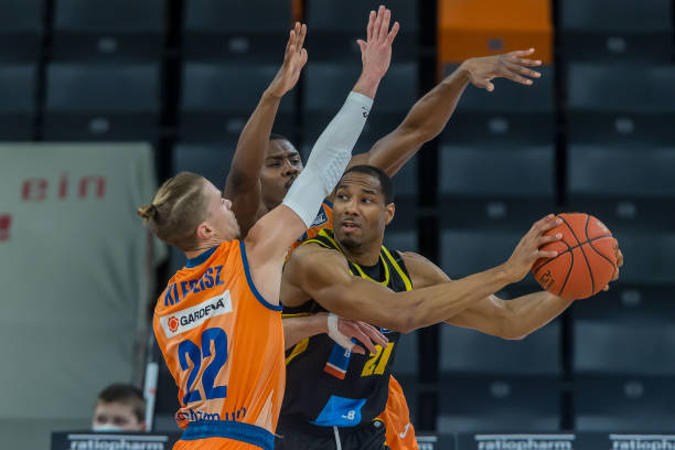 参赛略显不 参赛略显不