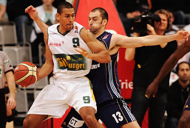 孔帕尼强调 孔帕尼强调