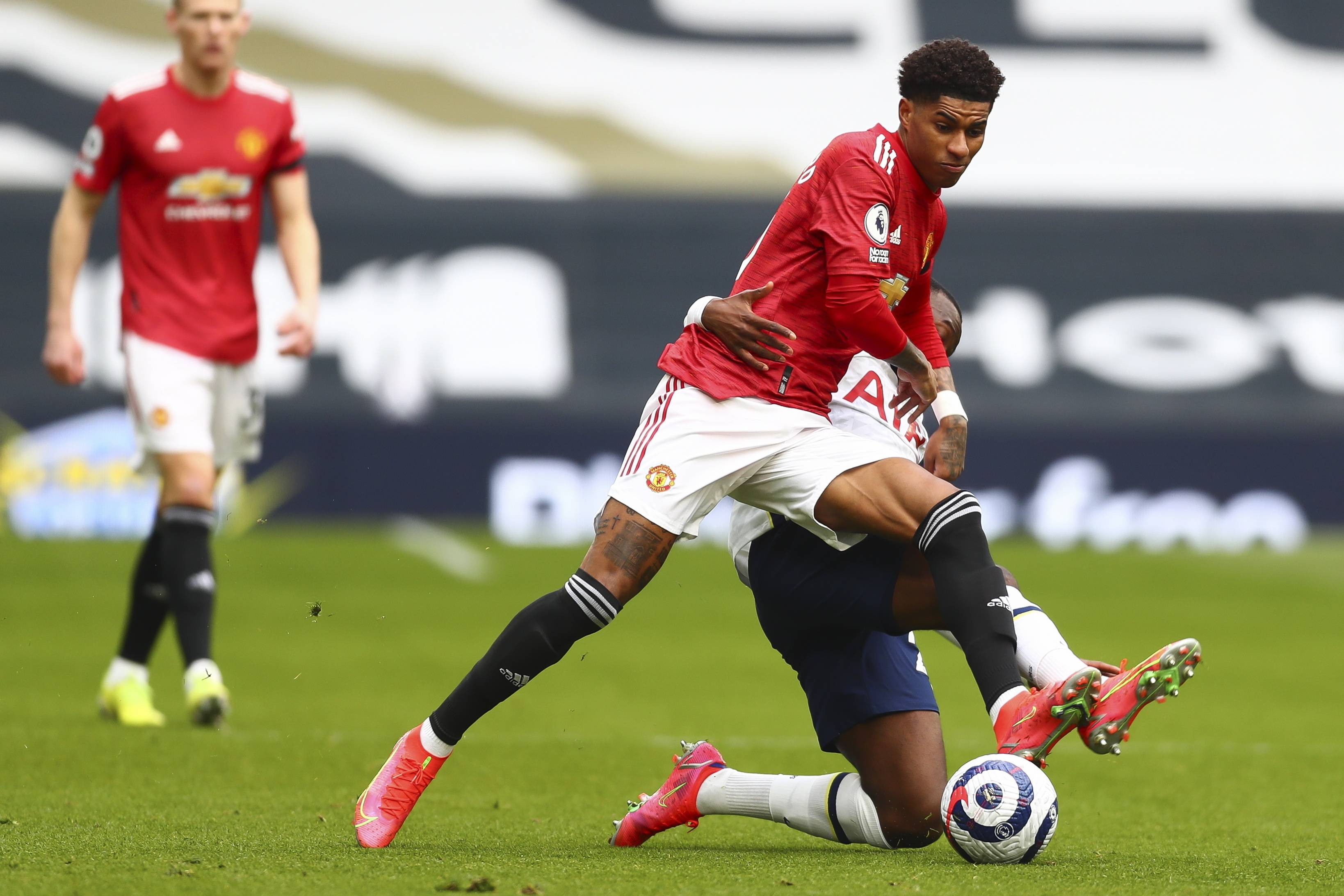 往往能占据 往往能占据